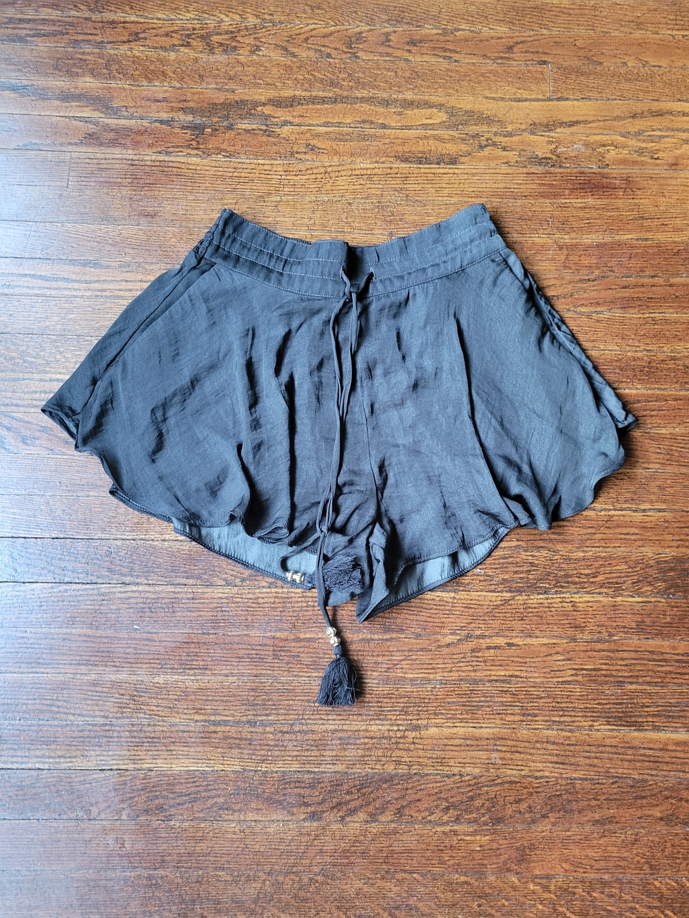 Divided (H&M) Ruffle Tiered Shorts Tassel Flowy Boho Black Size Small Silky Soft